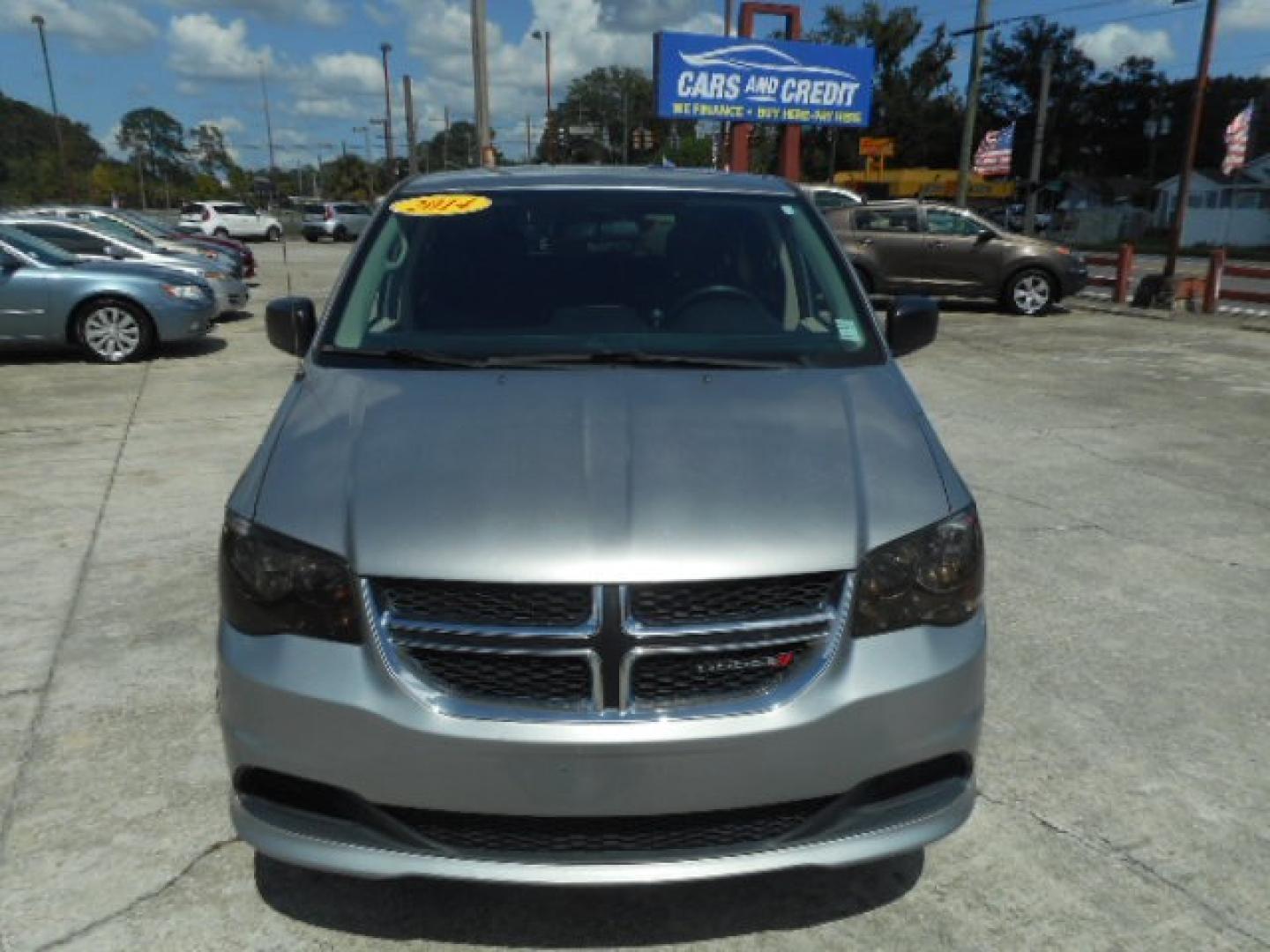 2014 GRAY DODGE GRAND CARAVAN SE (2C4RDGBG3ER) , located at 10405 Abercorn Street, Savannah, GA, 31419, (912) 921-8965, 31.988262, -81.131760 - Photo#0