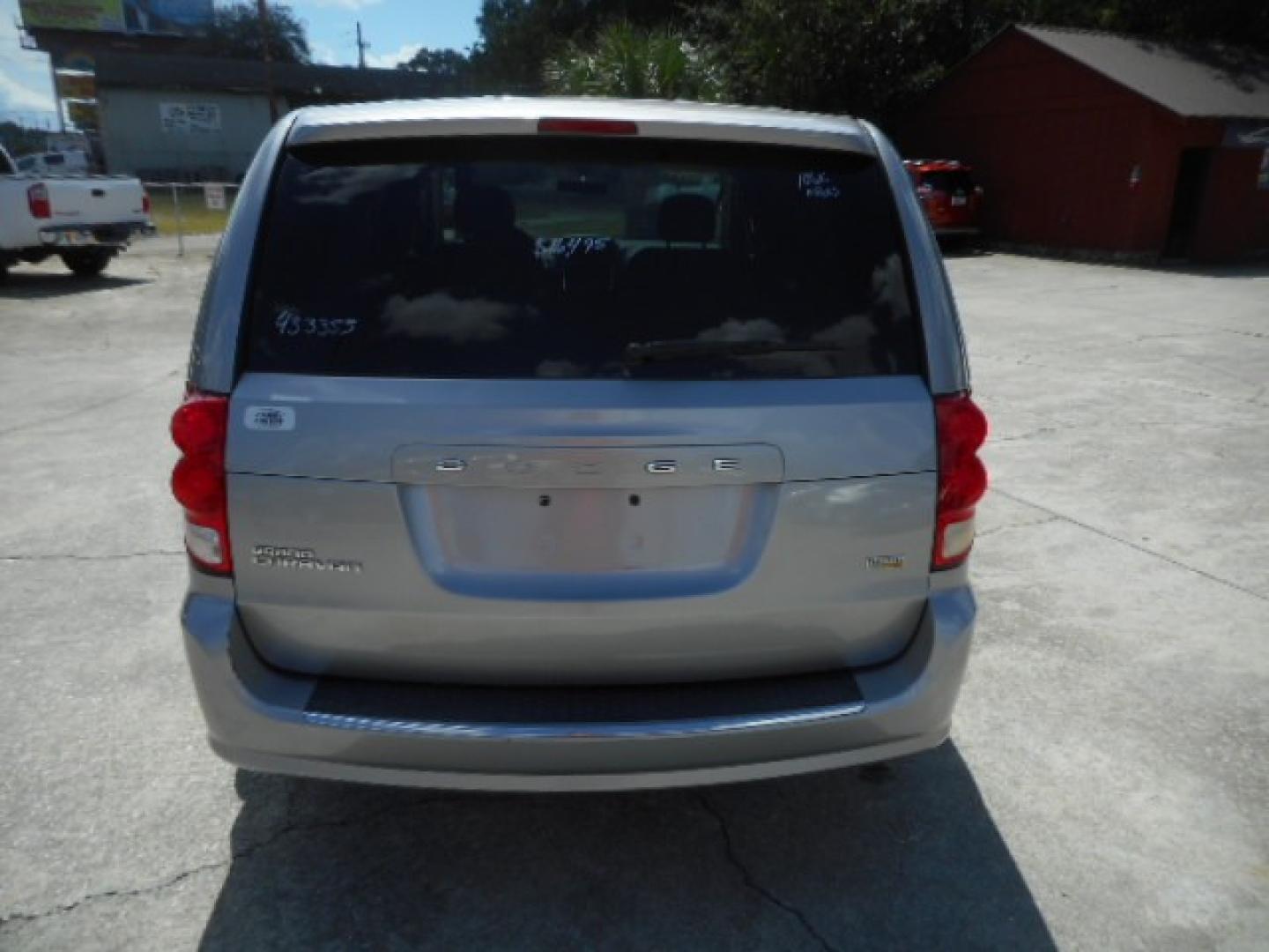 2014 GRAY DODGE GRAND CARAVAN SE (2C4RDGBG3ER) , located at 10405 Abercorn Street, Savannah, GA, 31419, (912) 921-8965, 31.988262, -81.131760 - Photo#6