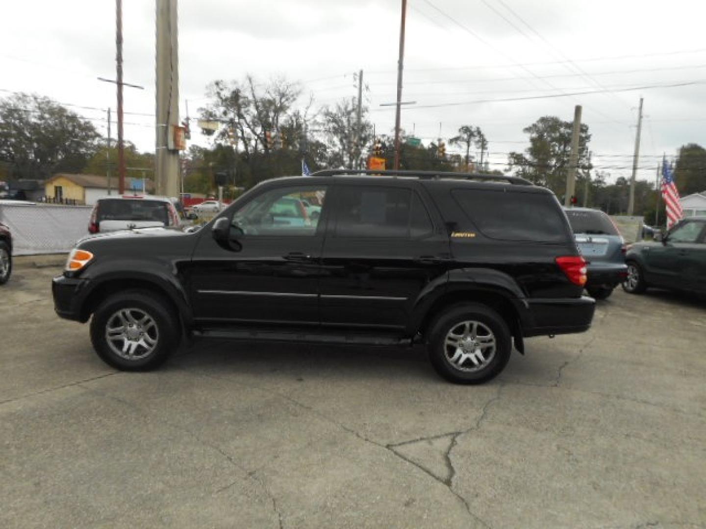 2004 BLACK TOYOTA SEQUOIA LIMITED (5TDZT38A34S) , located at 1200 Cassat Avenue, Jacksonville, FL, 32205, (904) 695-1885, 30.302404, -81.731033 - Photo#1