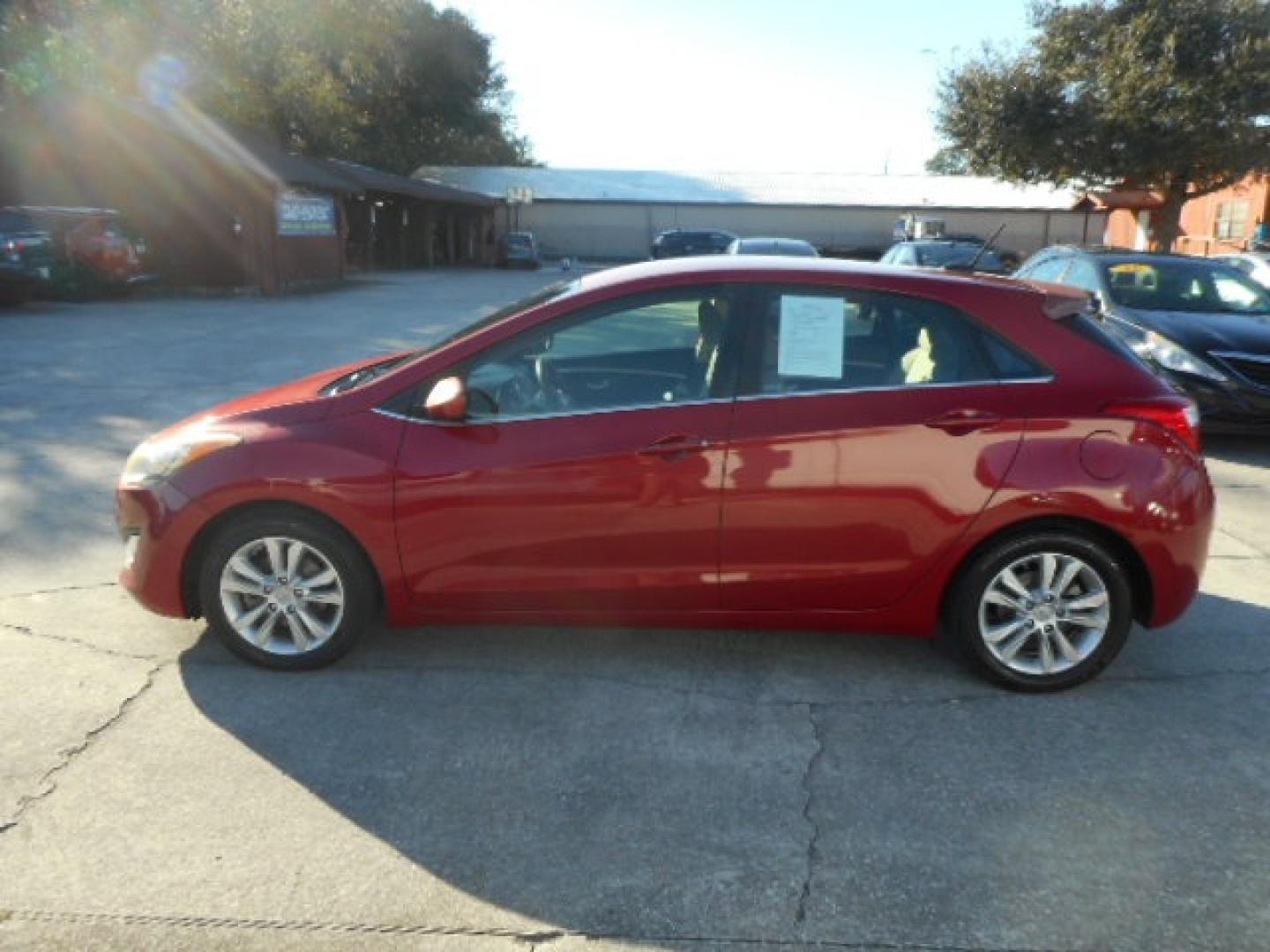 2014 RED HYUNDAI ELANTRA GT BASE (KMHD35LH8EU) , located at 1200 Cassat Avenue, Jacksonville, FL, 32205, (904) 695-1885, 30.302404, -81.731033 - Photo#1