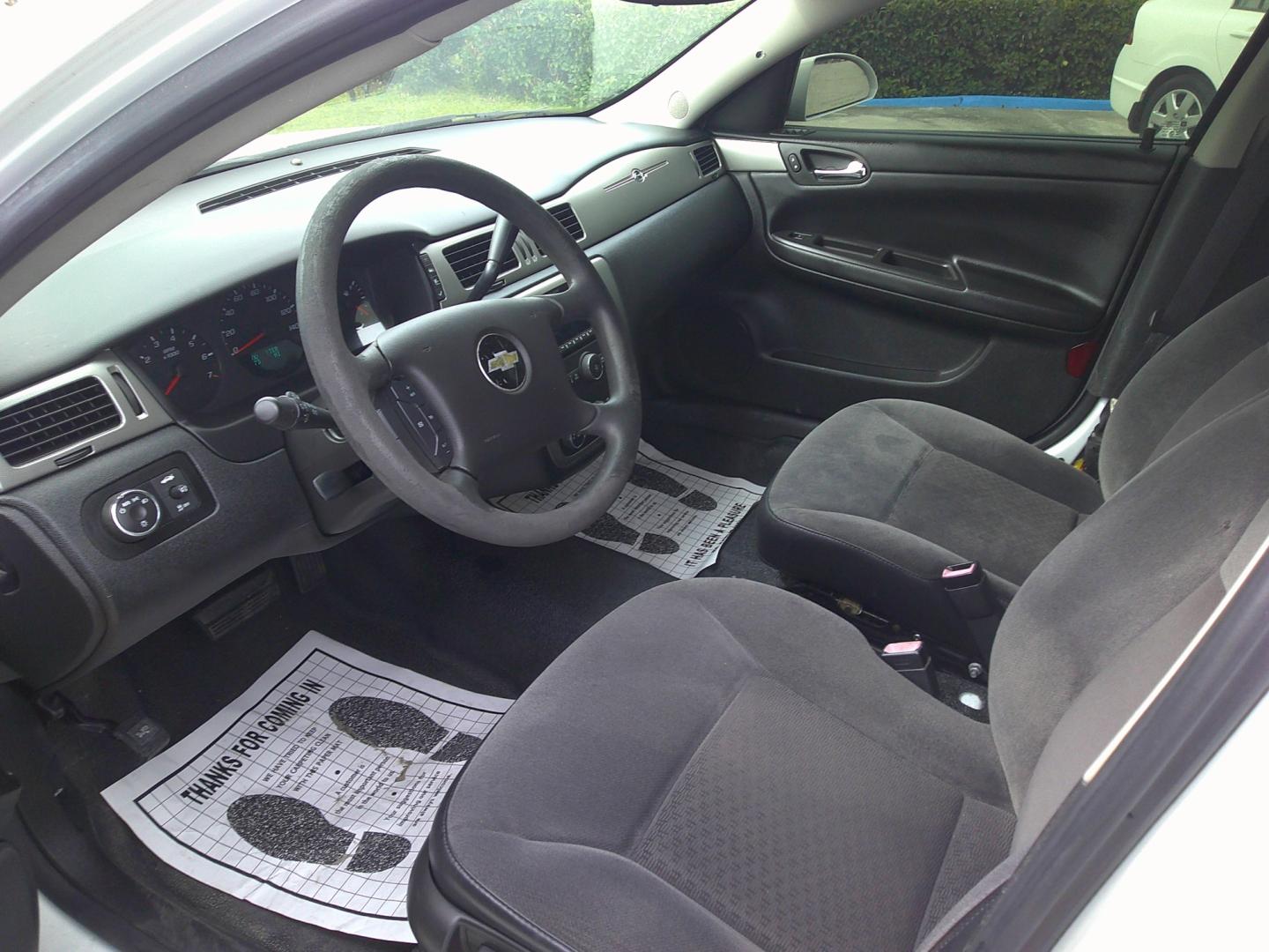 2016 WHITE CHEVROLET IMPALA LIMITED POLIC (2G1WD5E32G1) , located at 10405 Abercorn Street, Savannah, GA, 31419, (912) 921-8965, 31.988262, -81.131760 - Photo#2