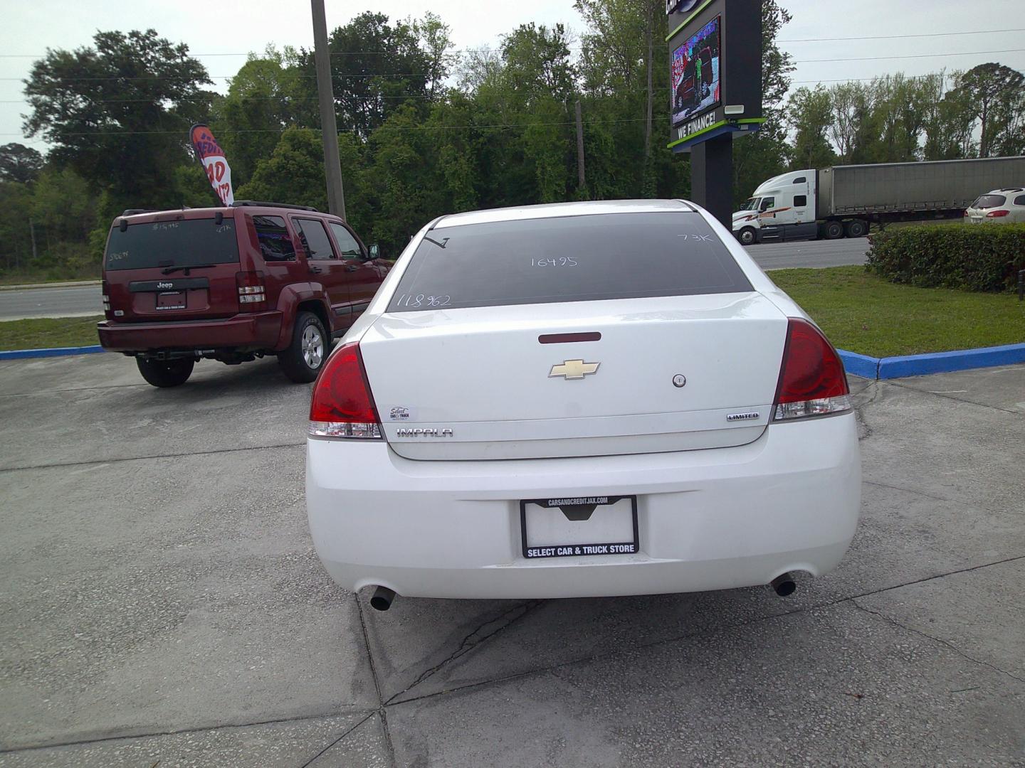 2016 WHITE CHEVROLET IMPALA LIMITED POLIC (2G1WD5E32G1) , located at 10405 Abercorn Street, Savannah, GA, 31419, (912) 921-8965, 31.988262, -81.131760 - Photo#4