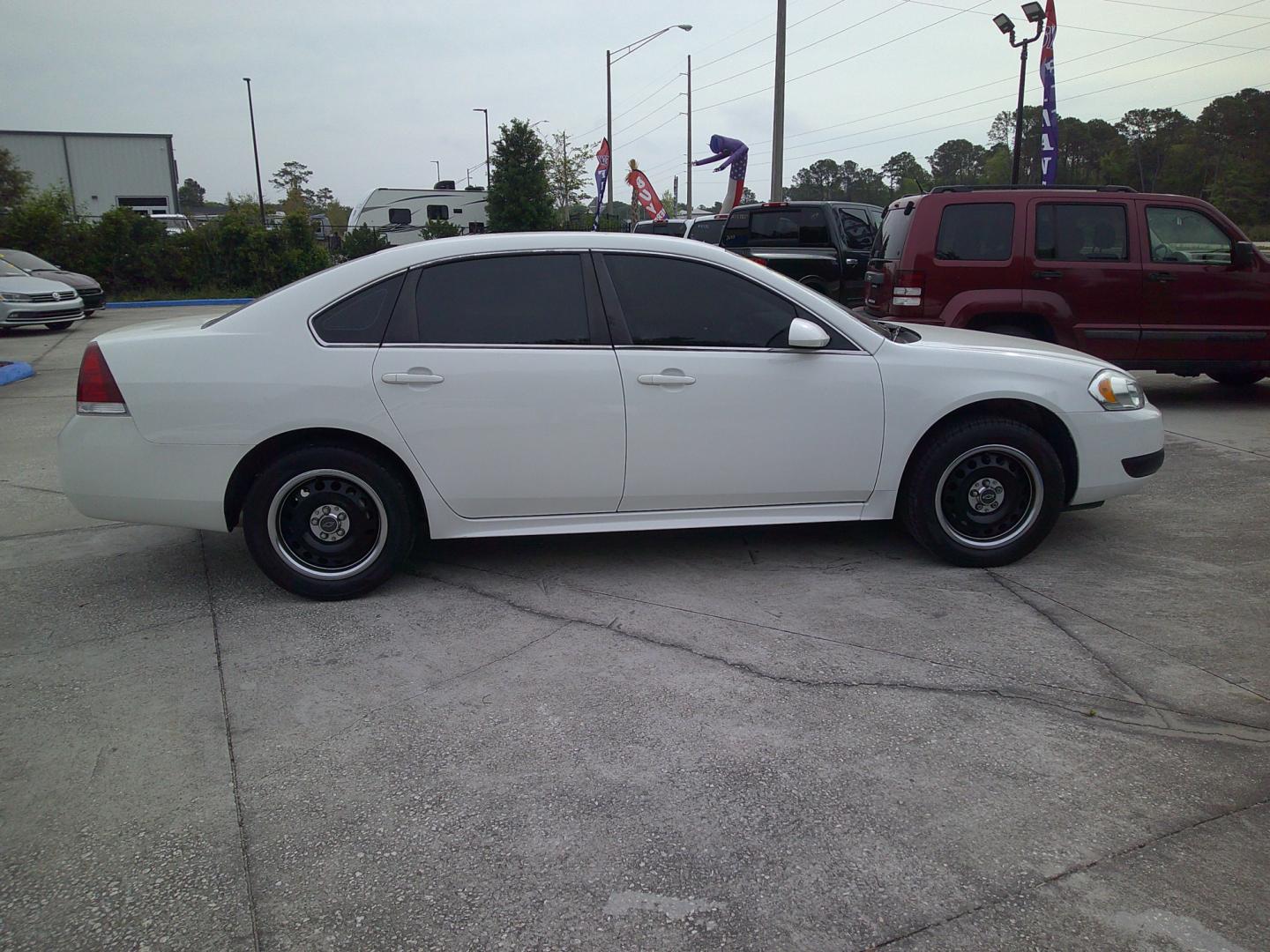 2016 WHITE CHEVROLET IMPALA LIMITED POLIC (2G1WD5E32G1) , located at 10405 Abercorn Street, Savannah, GA, 31419, (912) 921-8965, 31.988262, -81.131760 - Photo#5