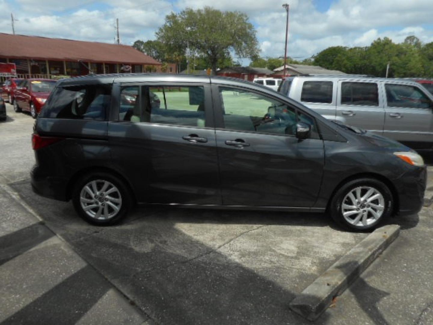 2013 GRAY MAZDA MAZDA5 SPORT (JM1CW2BL2D0) , located at 10405 Abercorn Street, Savannah, GA, 31419, (912) 921-8965, 31.988262, -81.131760 - Photo#4