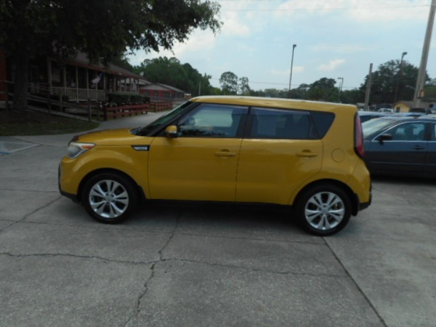 2014 YELLOW KIA SOUL + (PLUS) (KNDJP3A57E7) , located at 1200 Cassat Avenue, Jacksonville, FL, 32205, (904) 695-1885, 30.302404, -81.731033 - Photo#1