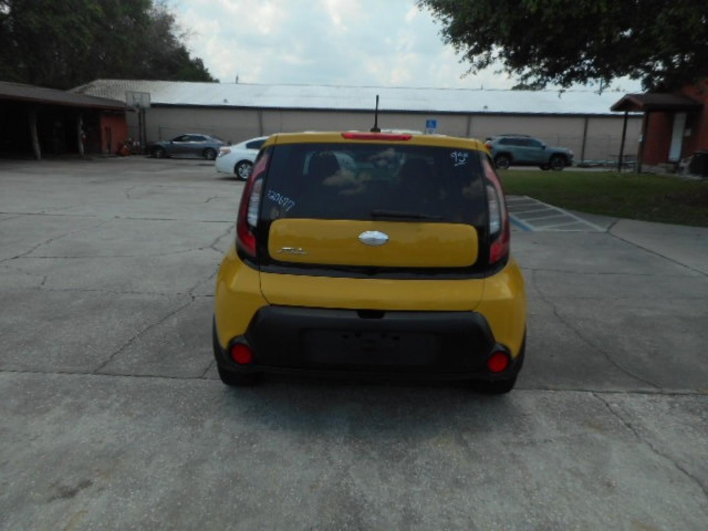 2014 YELLOW KIA SOUL + (PLUS) (KNDJP3A57E7) , located at 1200 Cassat Avenue, Jacksonville, FL, 32205, (904) 695-1885, 30.302404, -81.731033 - Photo#3