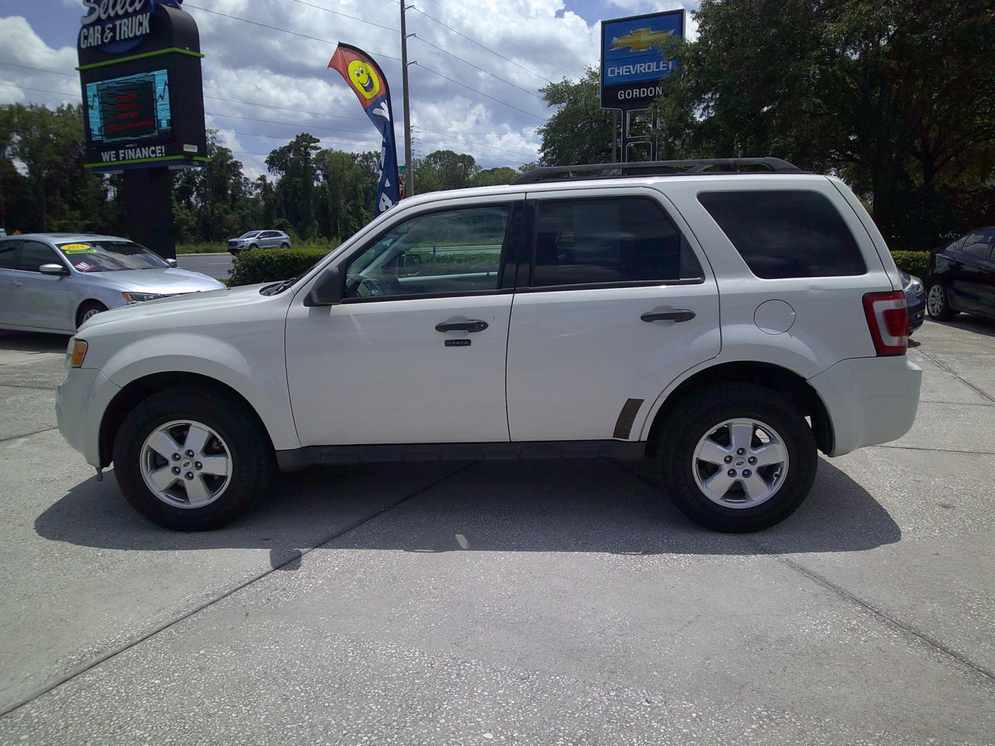 2012 WHITE FORD ESCAPE XLT (1FMCU0D70CK) , located at 390 Hansen Avenue, Orange Park, FL, 32065, (904) 276-7933, 30.130497, -81.787529 - Photo#4