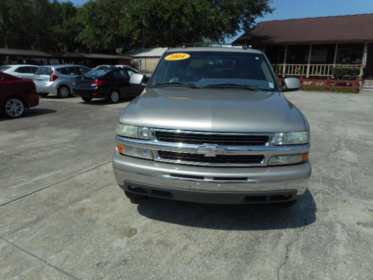 2004 SILVER CHEVROLET TAHOE BASE; LS; LT (1GNEC13Z14R) , located at 1200 Cassat Avenue, Jacksonville, FL, 32205, (904) 695-1885, 30.302404, -81.731033 - Photo#1