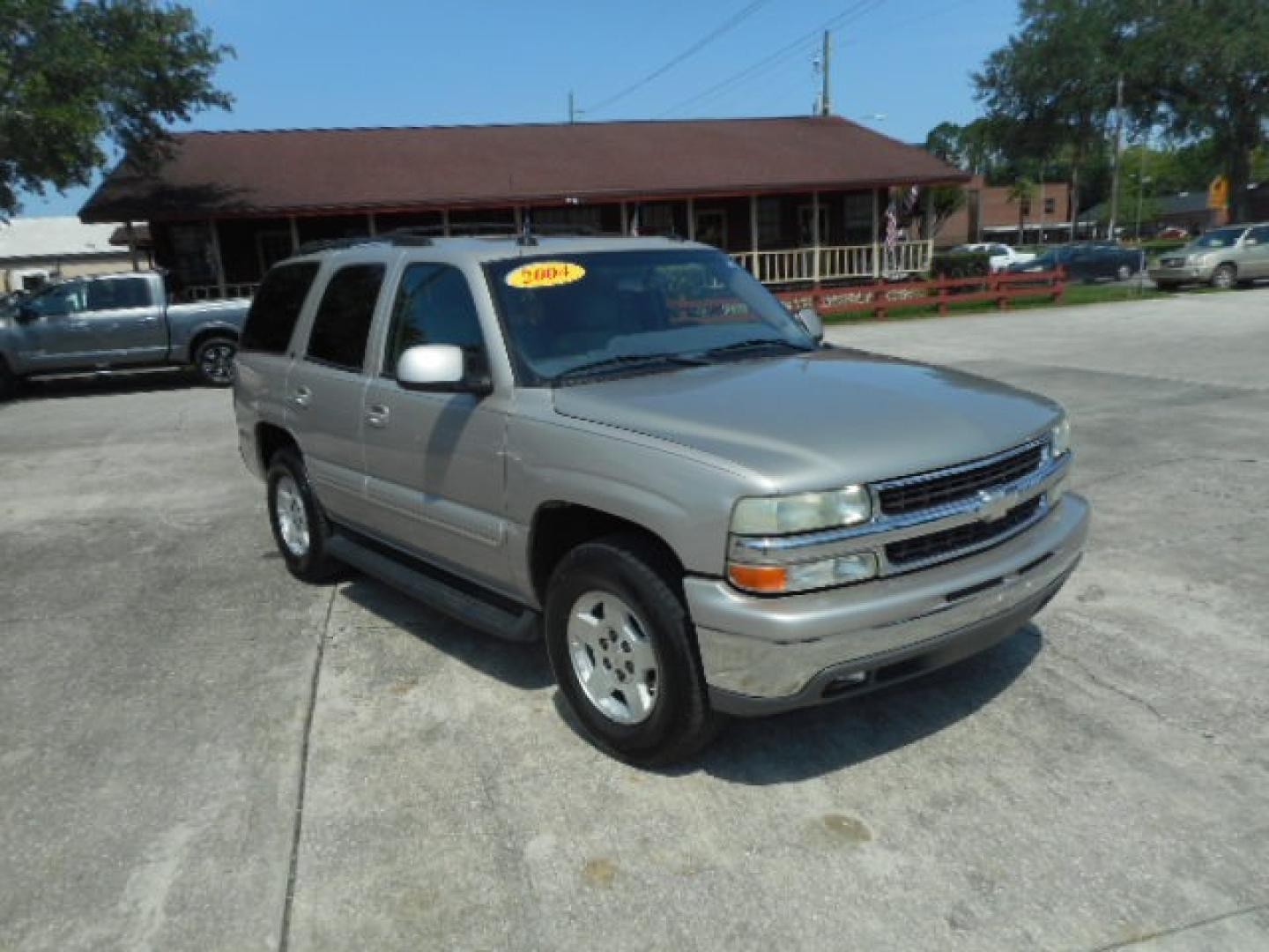 2004 SILVER CHEVROLET TAHOE BASE; LS; LT (1GNEC13Z14R) , located at 1200 Cassat Avenue, Jacksonville, FL, 32205, (904) 695-1885, 30.302404, -81.731033 - Photo#0