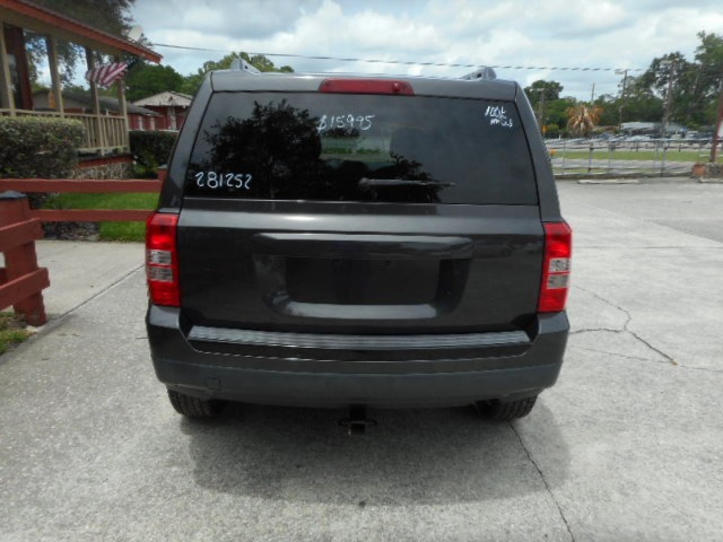 2015 GREEN JEEP PATRIOT SPORT (1C4NJPBA0FD) , located at 1200 Cassat Avenue, Jacksonville, FL, 32205, (904) 695-1885, 30.302404, -81.731033 - Photo#6