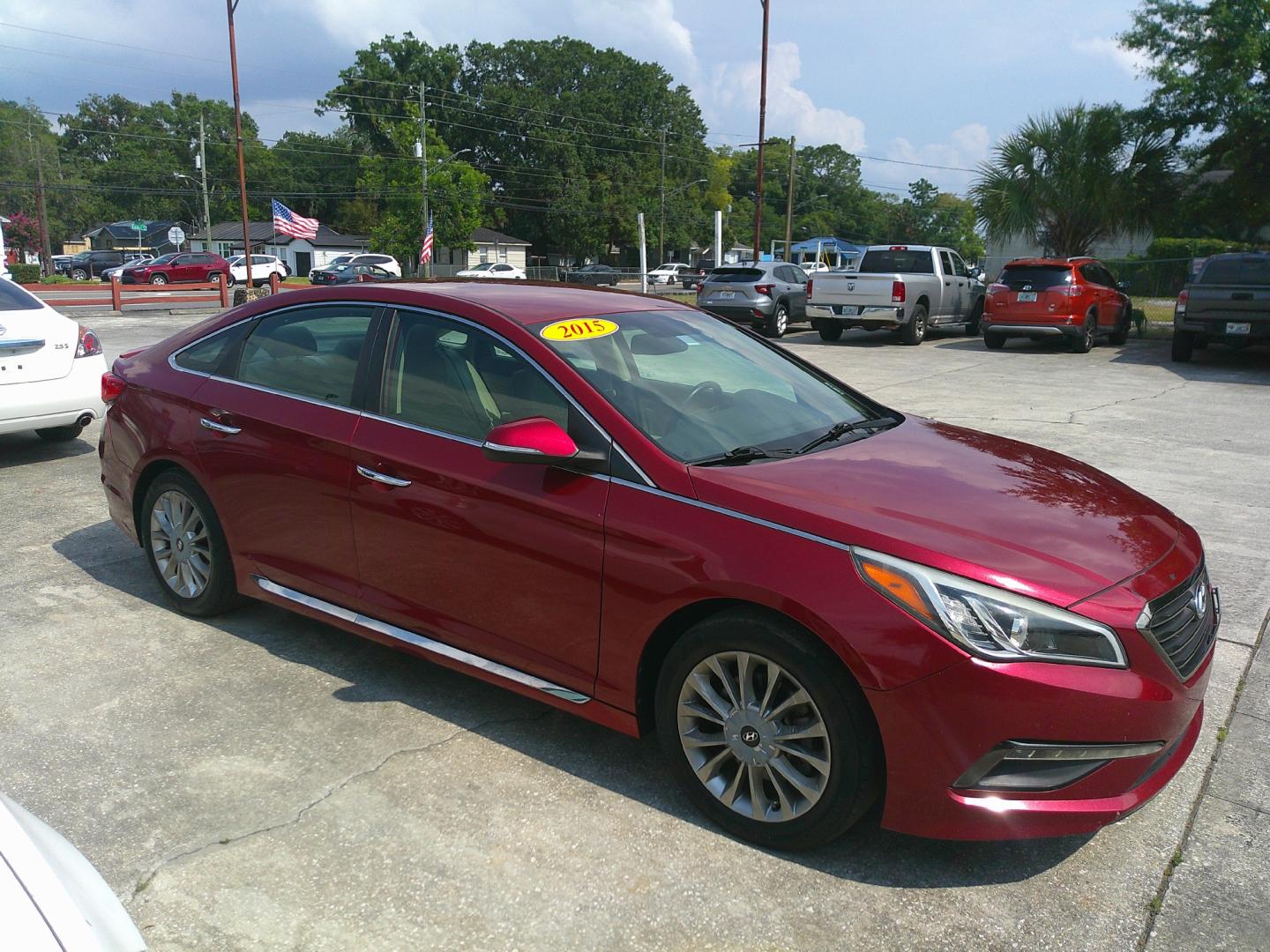 2015 RED HYUNDAI SONATA LIMITED; SPOR (5NPE34AF1FH) , located at 10405 Abercorn Street, Savannah, GA, 31419, (912) 921-8965, 31.988262, -81.131760 - Photo#2