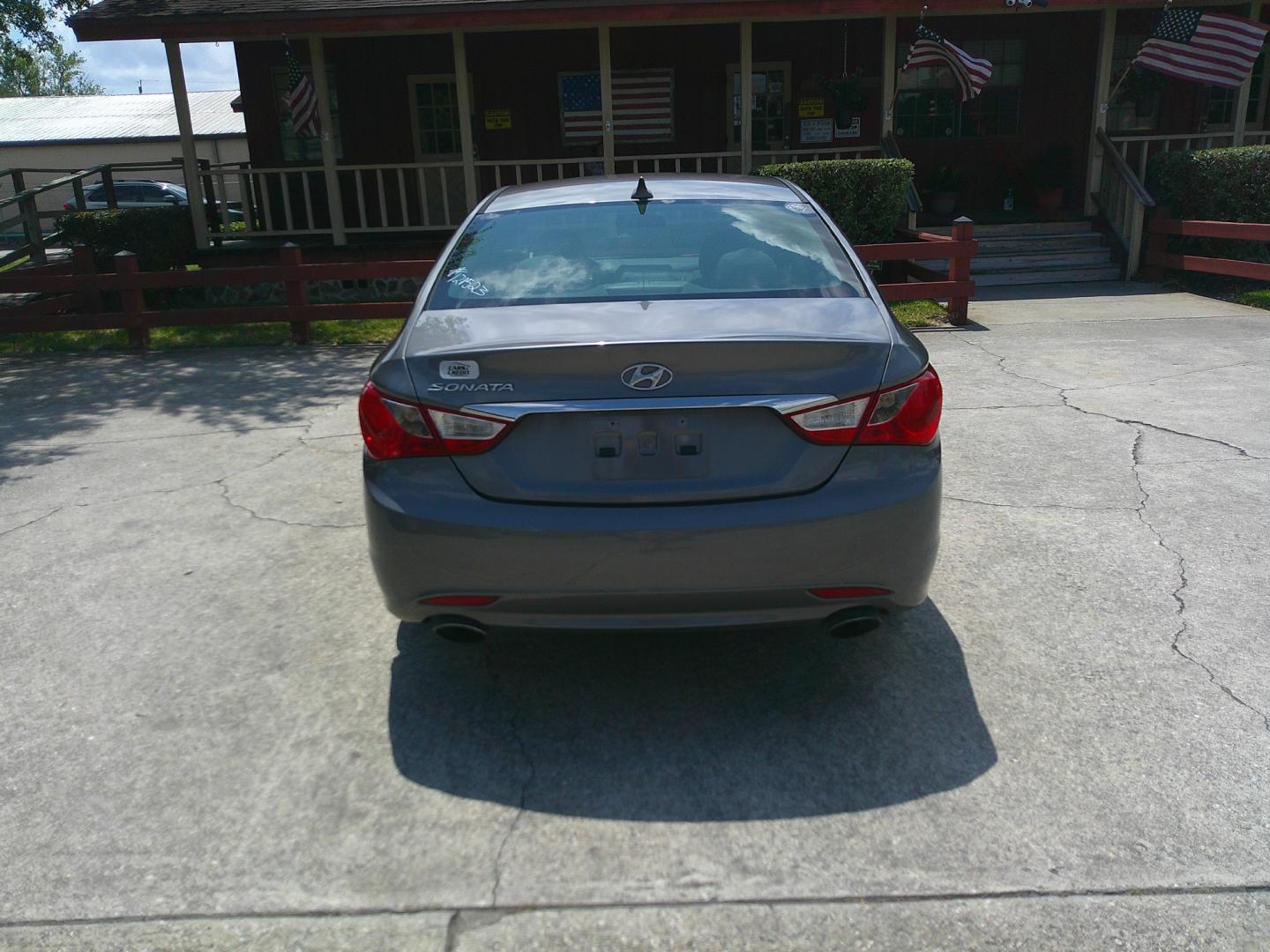 2011 GRAY HYUNDAI SONATA LIMITED; SE (5NPEC4ACXBH) , located at 1200 Cassat Avenue, Jacksonville, FL, 32205, (904) 695-1885, 30.302404, -81.731033 - Photo#3