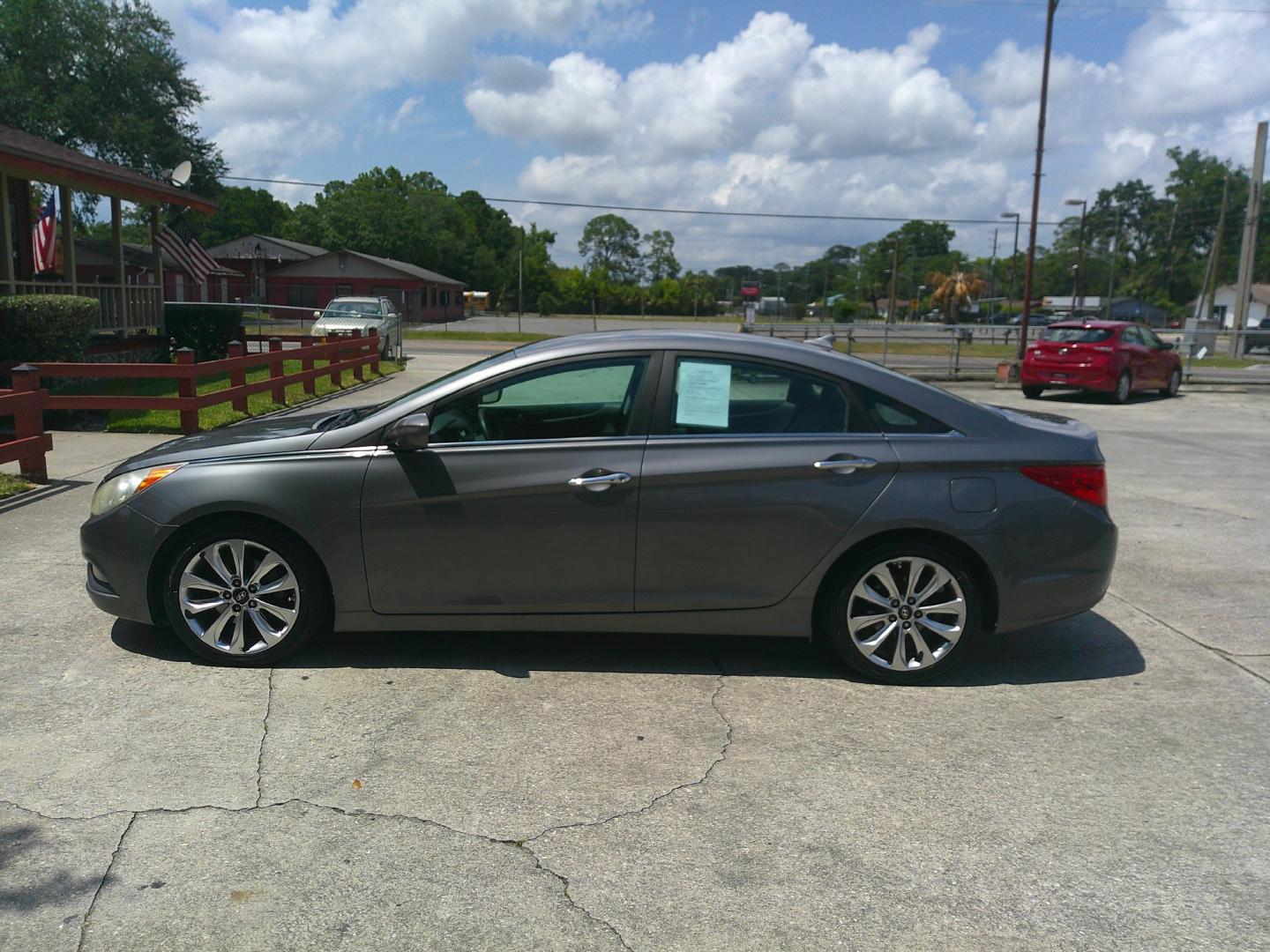 2011 GRAY HYUNDAI SONATA LIMITED; SE (5NPEC4ACXBH) , located at 1200 Cassat Avenue, Jacksonville, FL, 32205, (904) 695-1885, 30.302404, -81.731033 - Photo#1