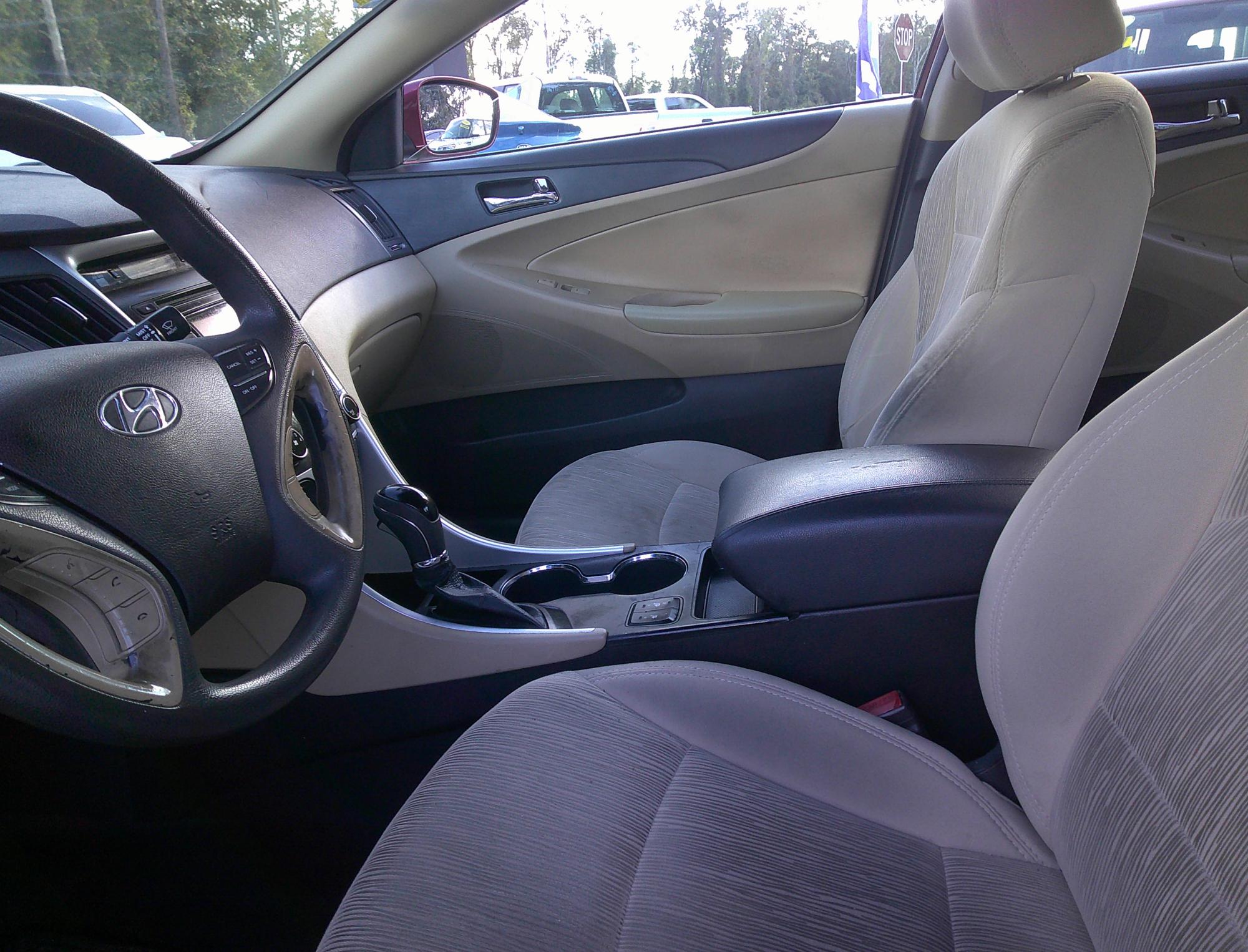 photo of 2013 HYUNDAI SONATA GLS 4 DOOR SEDAN