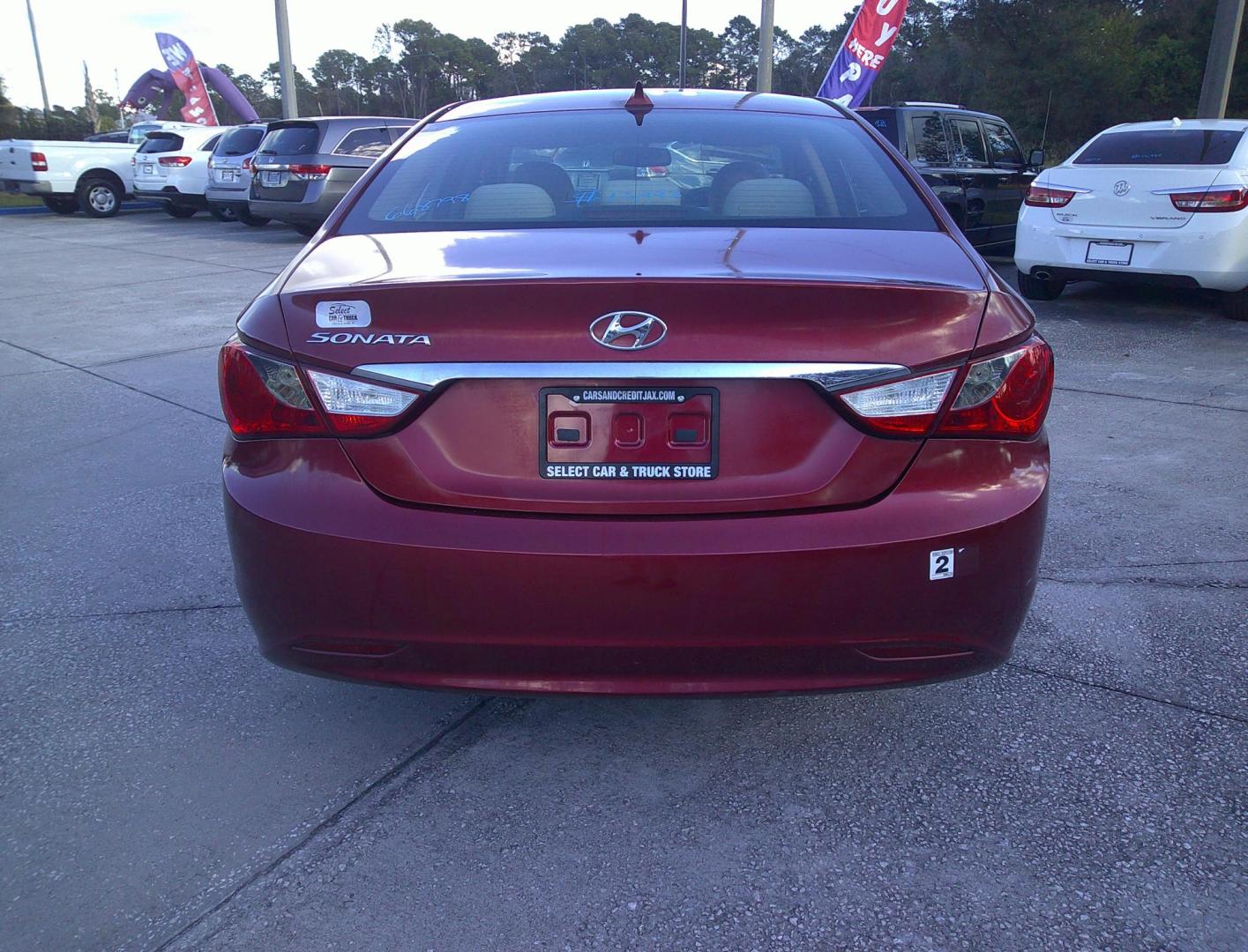 2013 RED HYUNDAI SONATA GLS (5NPEB4ACXDH) , located at 10405 Abercorn Street, Savannah, GA, 31419, (912) 921-8965, 31.988262, -81.131760 - Photo#4