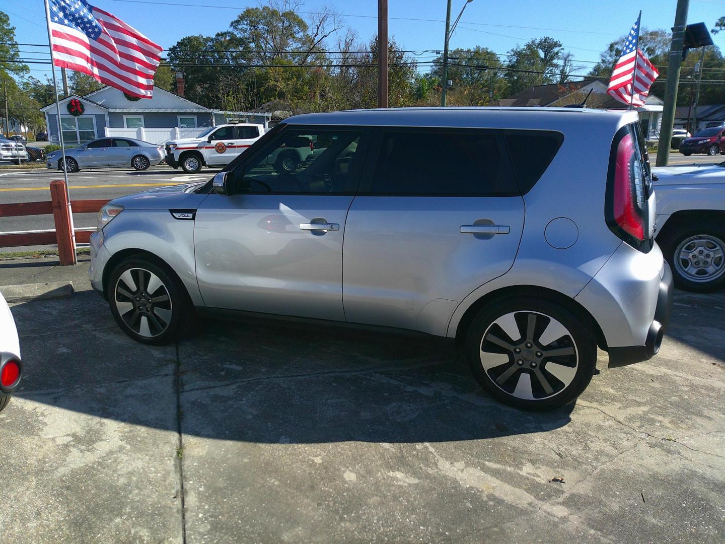 2015 SILVER KIA SOUL ! (EXCLAIM) (KNDJX3A53F7) , located at 1200 Cassat Avenue, Jacksonville, FL, 32205, (904) 695-1885, 30.302404, -81.731033 - Photo#1