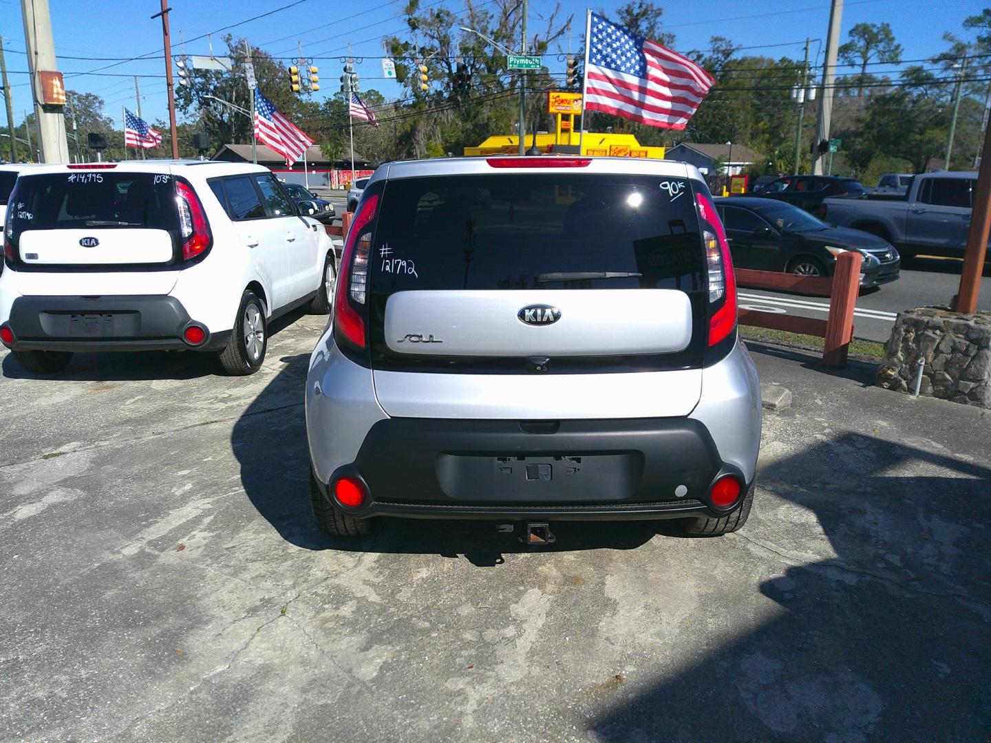 2015 SILVER KIA SOUL ! (EXCLAIM) (KNDJX3A53F7) , located at 1200 Cassat Avenue, Jacksonville, FL, 32205, (904) 695-1885, 30.302404, -81.731033 - Photo#4