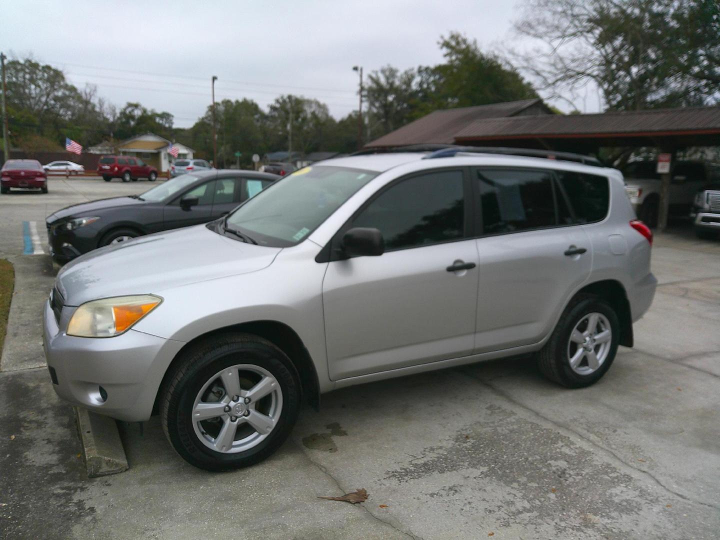 2007 SILVER TOYOTA RAV4 BASE (JTMBD33V576) , located at 1200 Cassat Avenue, Jacksonville, FL, 32205, (904) 695-1885, 30.302404, -81.731033 - Photo#0