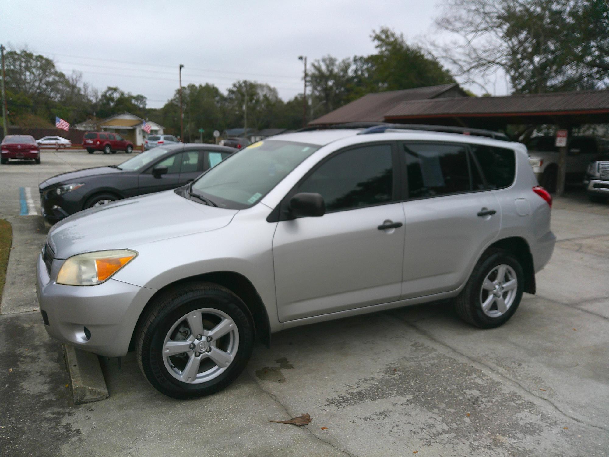 photo of 2007 TOYOTA RAV4 BASE 4 DOOR WAGON