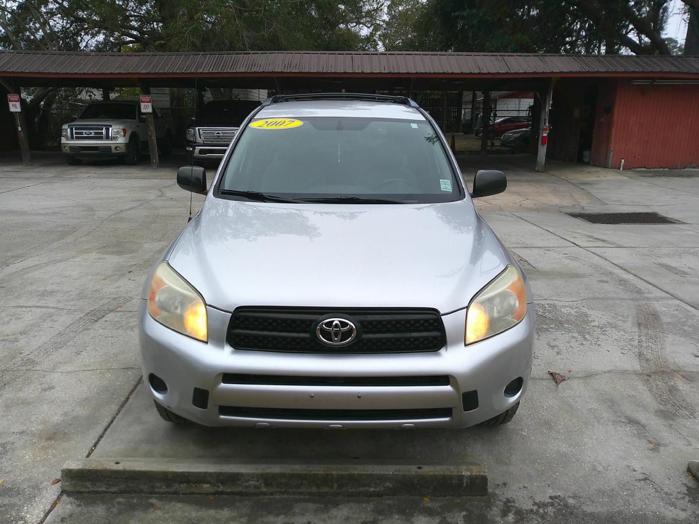 2007 SILVER TOYOTA RAV4 BASE (JTMBD33V576) , located at 1200 Cassat Avenue, Jacksonville, FL, 32205, (904) 695-1885, 30.302404, -81.731033 - Photo#1