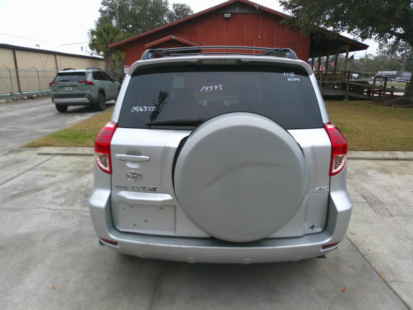 2007 SILVER TOYOTA RAV4 BASE (JTMBD33V576) , located at 1200 Cassat Avenue, Jacksonville, FL, 32205, (904) 695-1885, 30.302404, -81.731033 - Photo#6