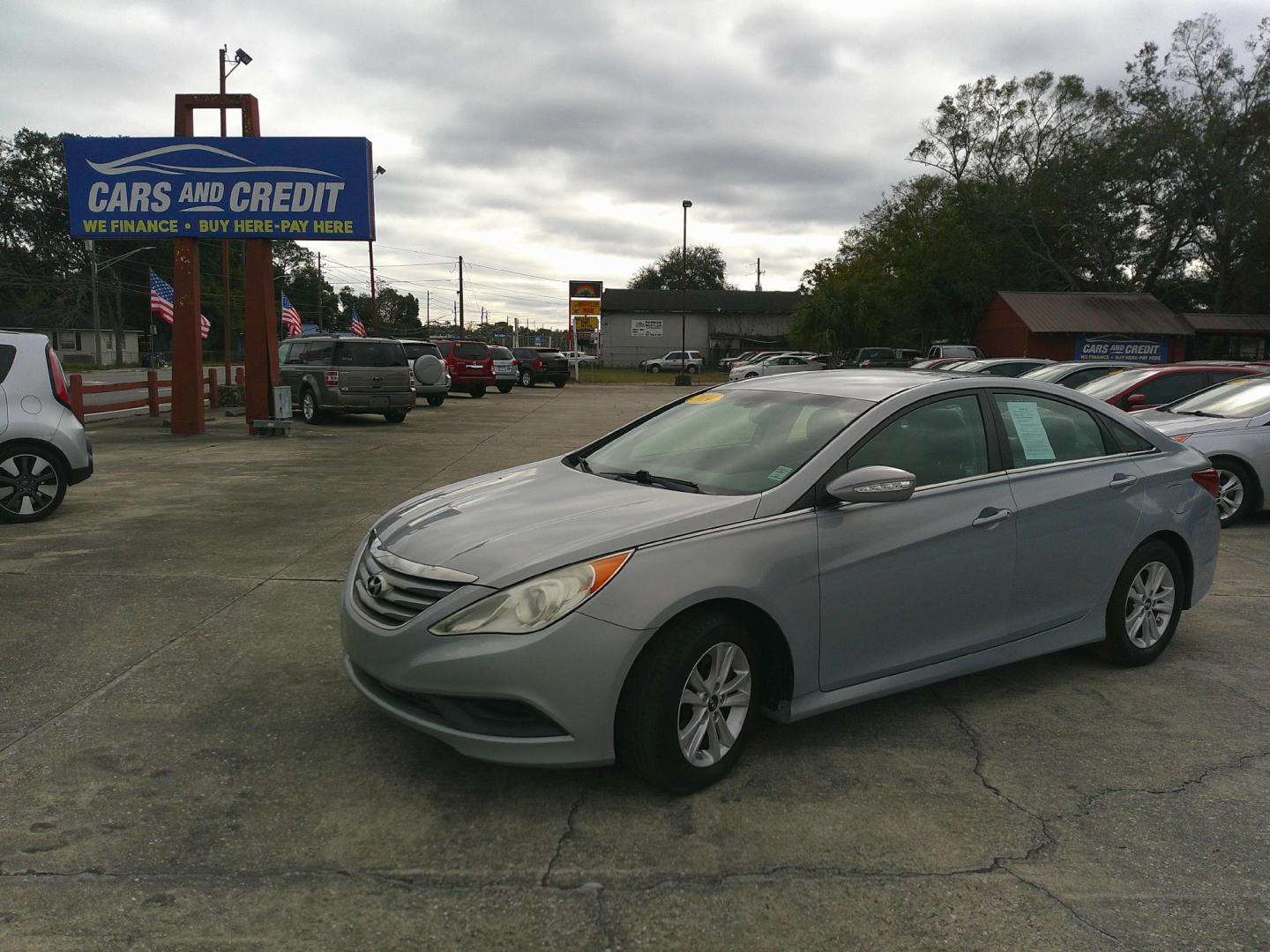 2014 BLUE HYUNDAI SONATA GLS (5NPEB4AC2EH) , located at 1200 Cassat Avenue, Jacksonville, FL, 32205, (904) 695-1885, 30.302404, -81.731033 - Photo#5