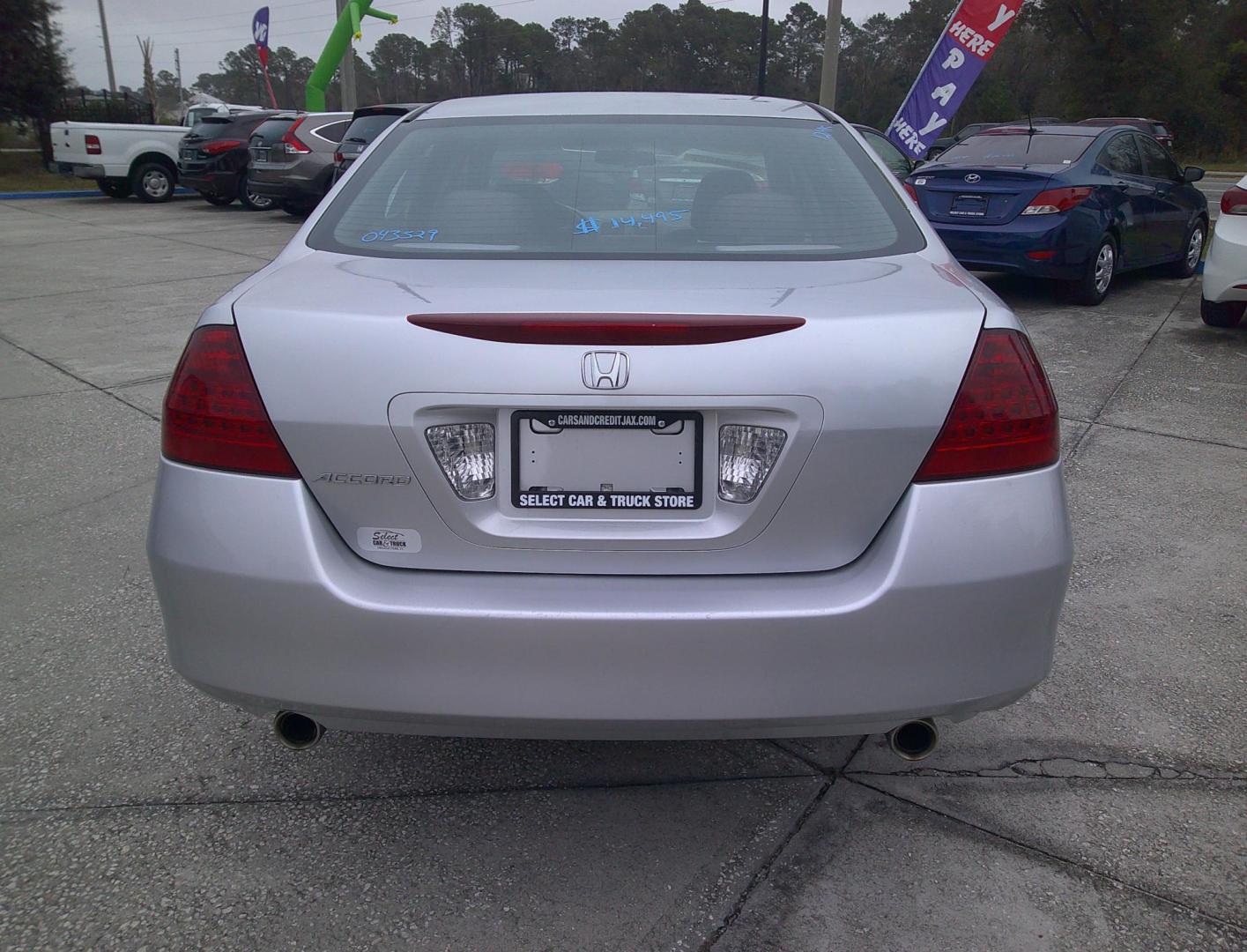 2006 GRAY HONDA ACCORD LX (1HGCM66316A) , located at 1200 Cassat Avenue, Jacksonville, FL, 32205, (904) 695-1885, 30.302404, -81.731033 - Photo#4