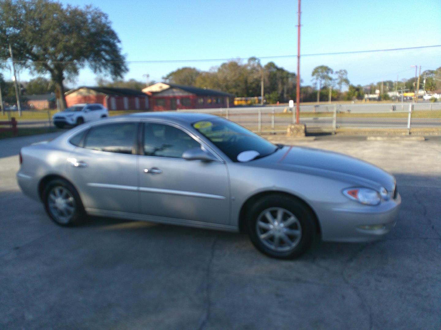 2007 SILVER BUICK LACROSSE CXL (2G4WD552971) , located at 10405 Abercorn Street, Savannah, GA, 31419, (912) 921-8965, 31.988262, -81.131760 - Photo#0