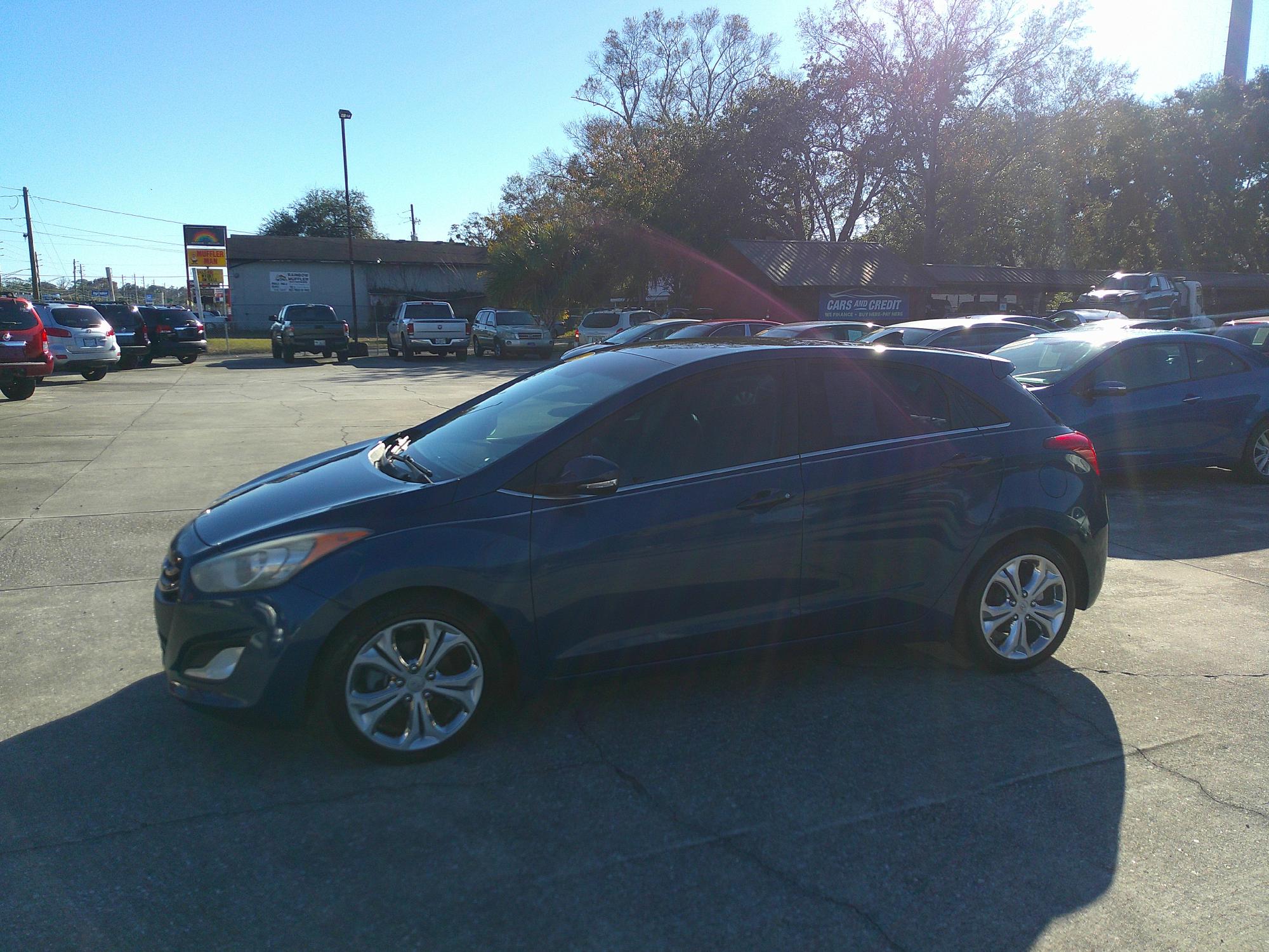 photo of 2014 HYUNDAI ELANTRA GT BASE 