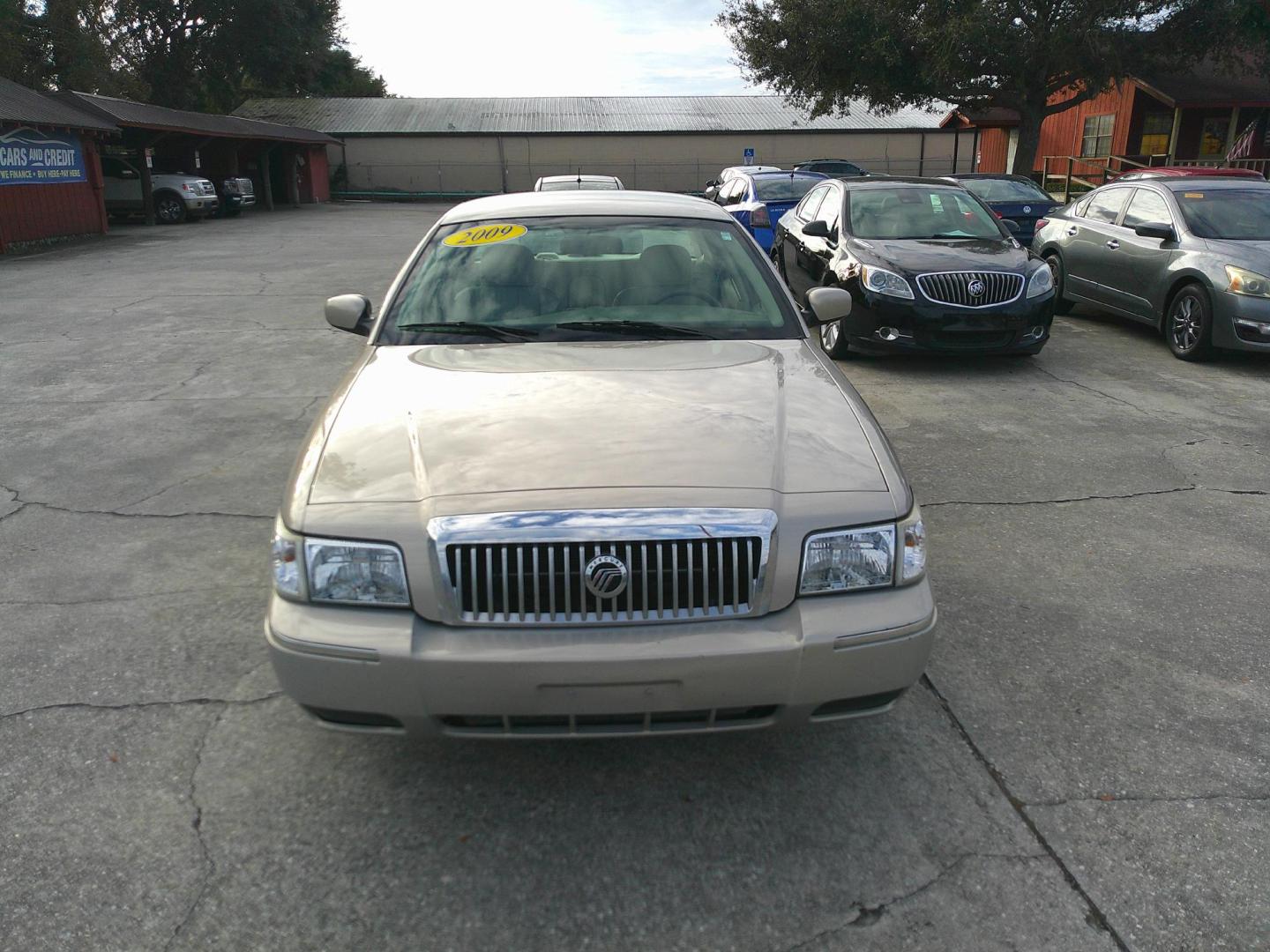 2009 GOLD MERCURY GRAND MARQUIS LS (2MEHM75VX9X) , located at 1200 Cassat Avenue, Jacksonville, FL, 32205, (904) 695-1885, 30.302404, -81.731033 - Photo#0