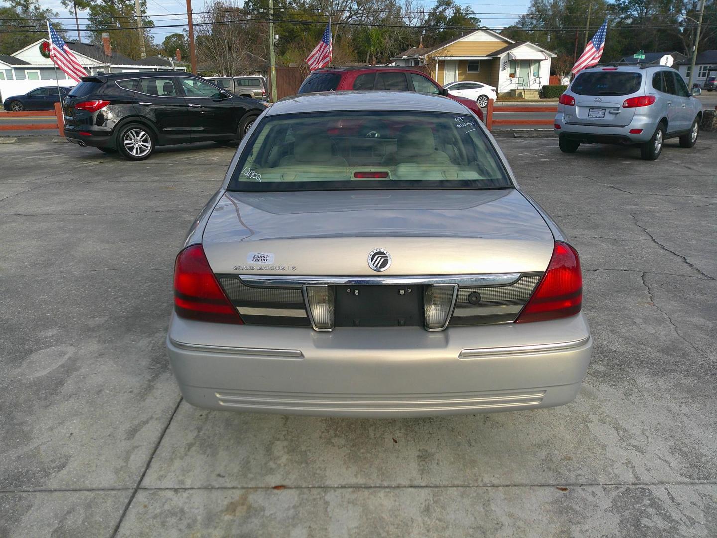 2009 GOLD MERCURY GRAND MARQUIS LS (2MEHM75VX9X) , located at 1200 Cassat Avenue, Jacksonville, FL, 32205, (904) 695-1885, 30.302404, -81.731033 - Photo#3