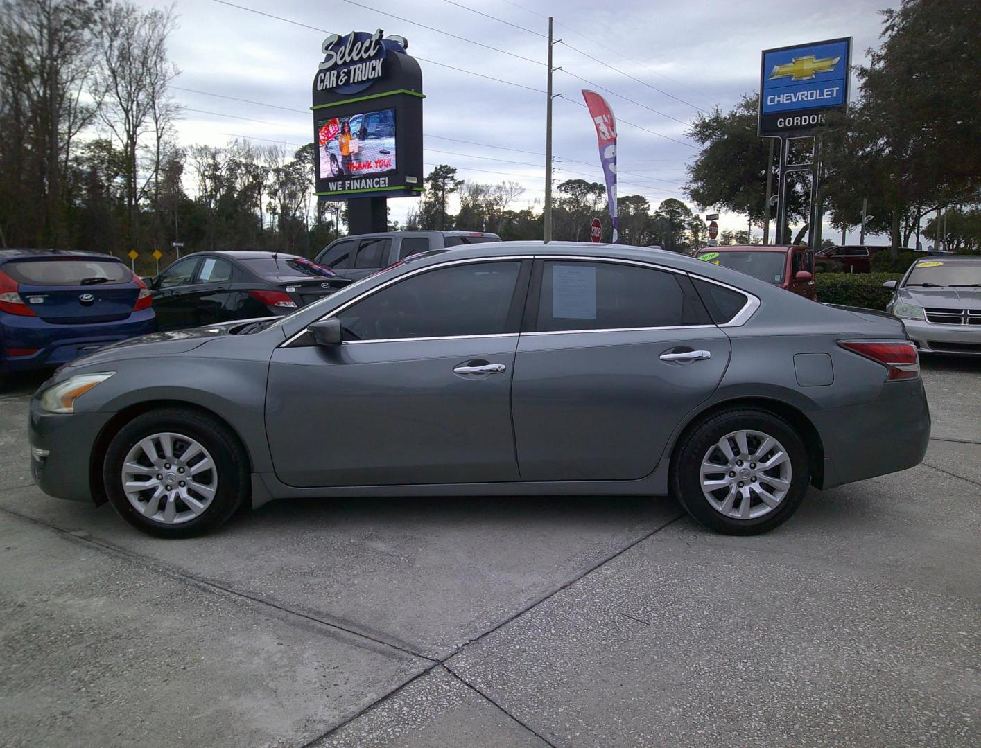 2014 GRAY NISSAN ALTIMA 2.5; 2.5 S; 2 (1N4AL3AP2EC) , located at 1200 Cassat Avenue, Jacksonville, FL, 32205, (904) 695-1885, 30.302404, -81.731033 - Photo#4