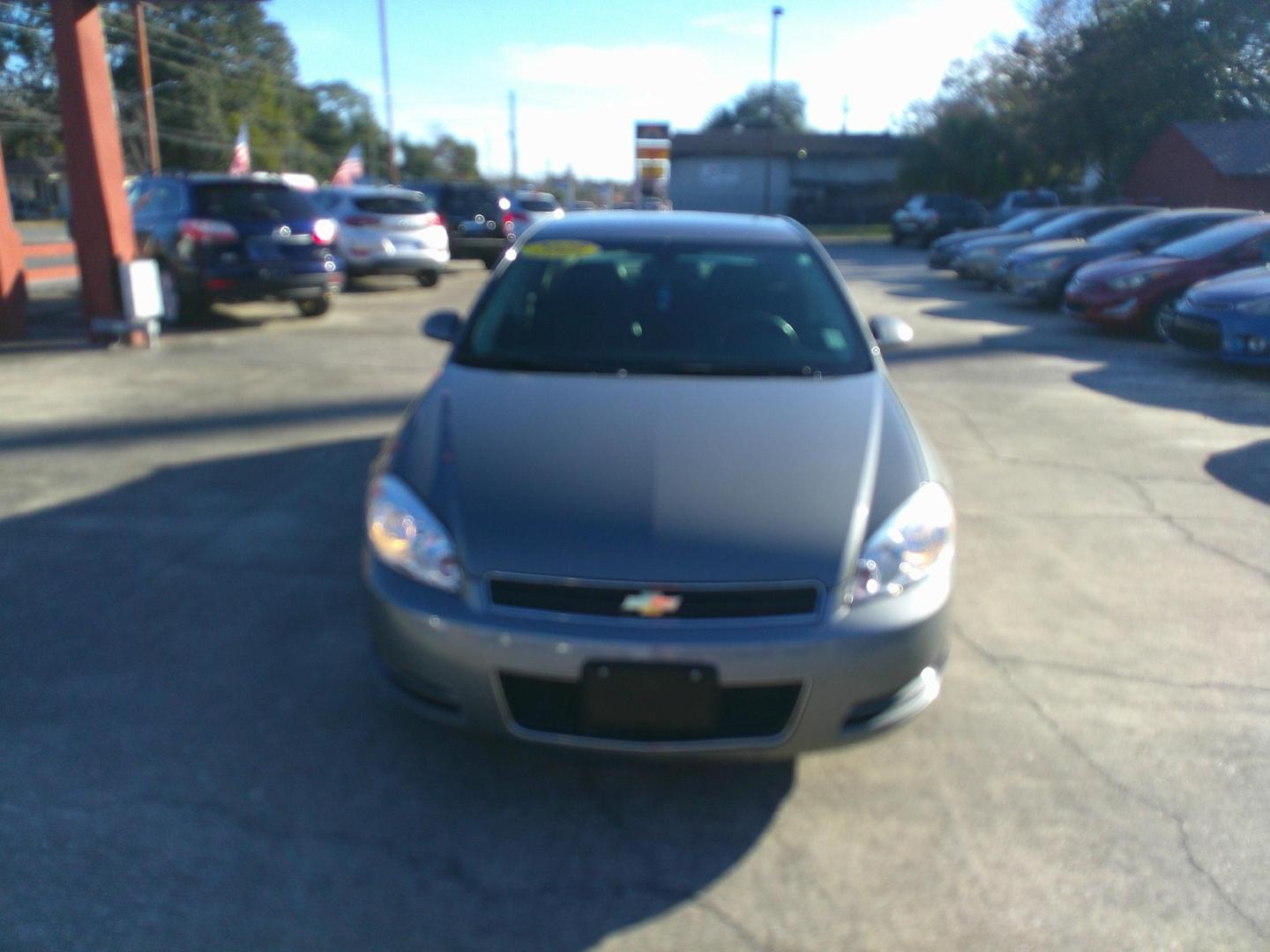 2009 GRAY CHEVROLET IMPALA LT (2G1WT57N591) , located at 10405 Abercorn Street, Savannah, GA, 31419, (912) 921-8965, 31.988262, -81.131760 - Photo#2