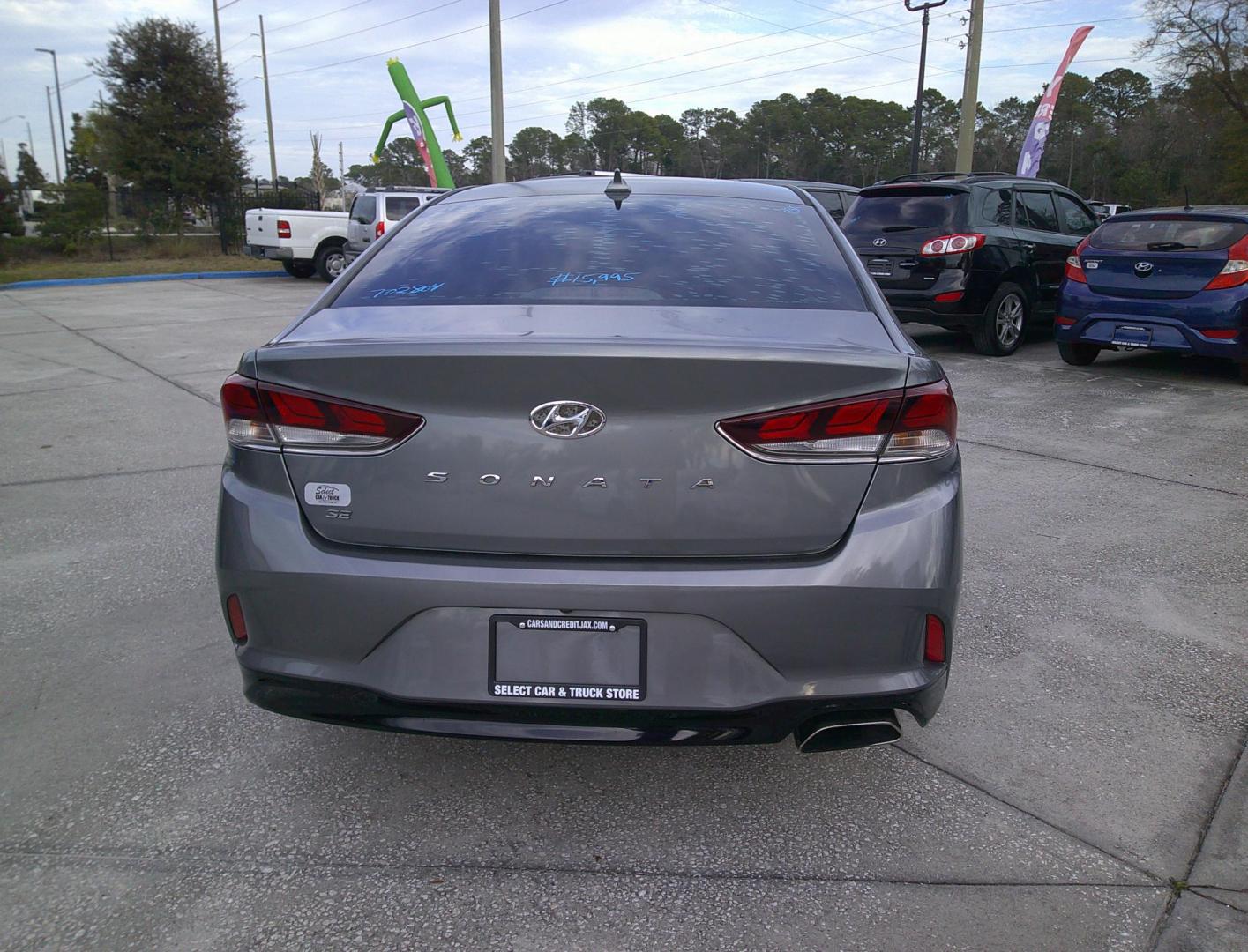 2018 GRAY HYUNDAI SONATA SE (5NPE24AF0JH) , located at 10405 Abercorn Street, Savannah, GA, 31419, (912) 921-8965, 31.988262, -81.131760 - Photo#3