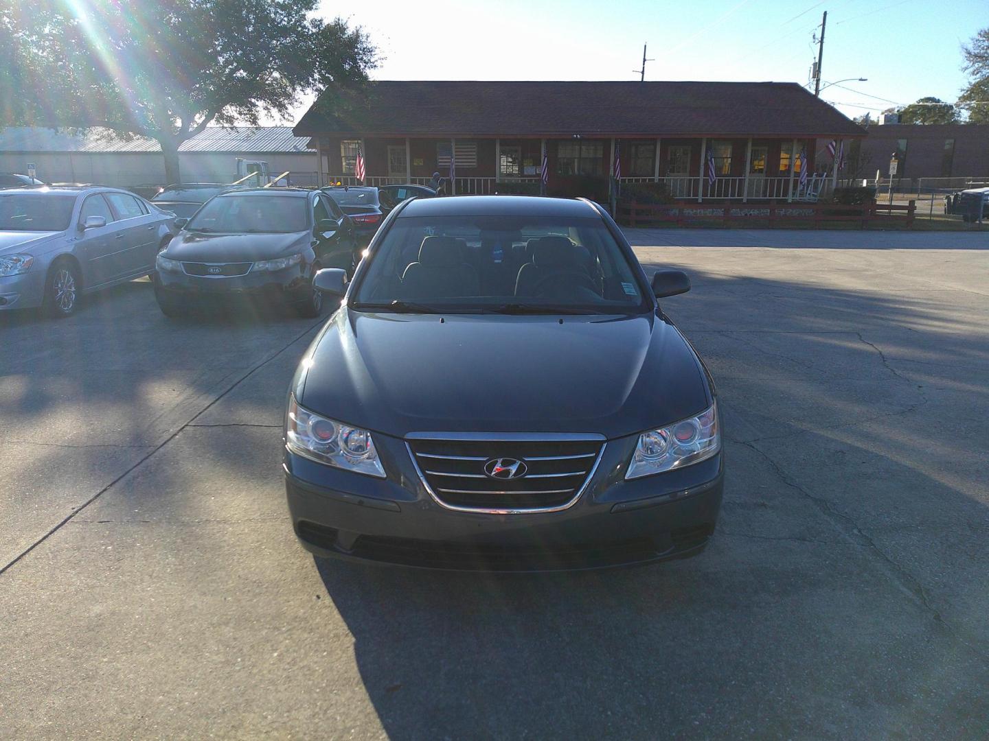 2009 GRAY HYUNDAI SONATA GLS (5NPET46C19H) , located at 10405 Abercorn Street, Savannah, GA, 31419, (912) 921-8965, 31.988262, -81.131760 - Photo#1