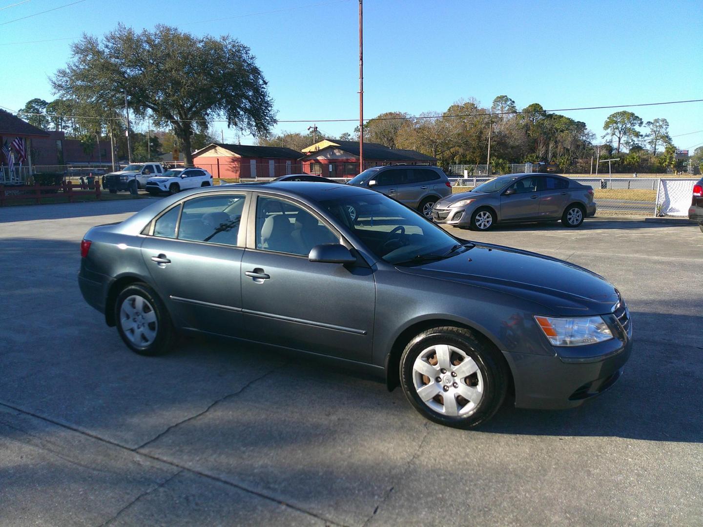 2009 GRAY HYUNDAI SONATA GLS (5NPET46C19H) , located at 10405 Abercorn Street, Savannah, GA, 31419, (912) 921-8965, 31.988262, -81.131760 - Photo#2