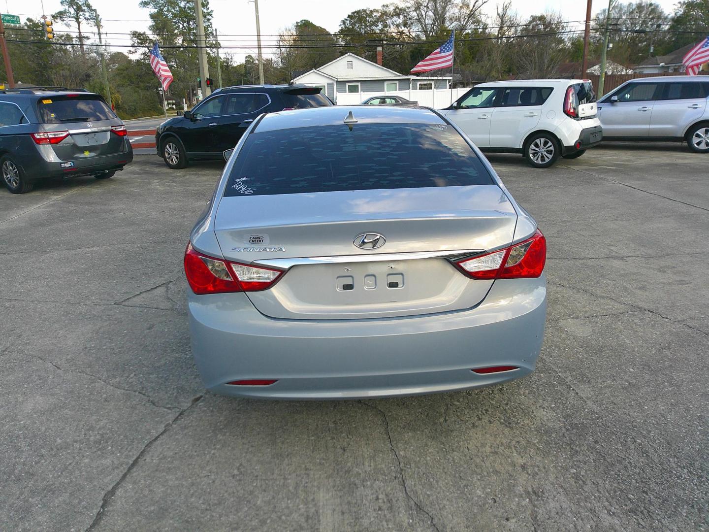 2012 SILVER HYUNDAI SONATA GLS (5NPEB4ACXCH) , located at 1200 Cassat Avenue, Jacksonville, FL, 32205, (904) 695-1885, 30.302404, -81.731033 - Photo#4