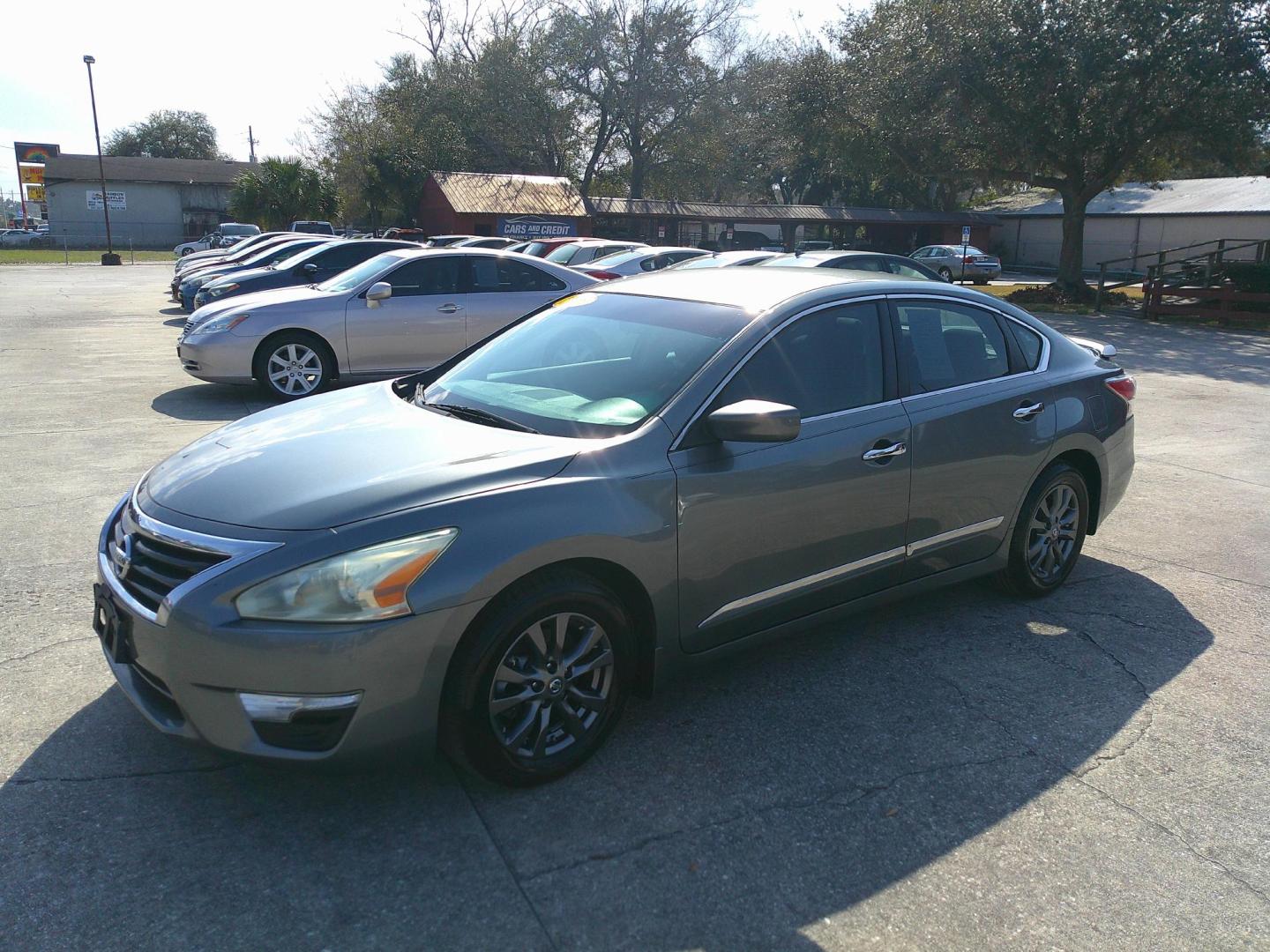 2015 GRAY NISSAN ALTIMA 2.5; 2.5 S; 2 (1N4AL3AP2FC) , located at 1200 Cassat Avenue, Jacksonville, FL, 32205, (904) 695-1885, 30.302404, -81.731033 - Photo#2